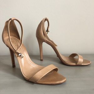 💓NEW LISTING💓 Schutz Casey-Lee Sandal Heel